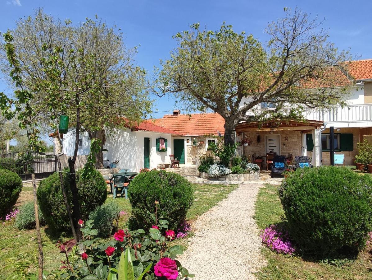 House Kuna Bristane Exteriér fotografie